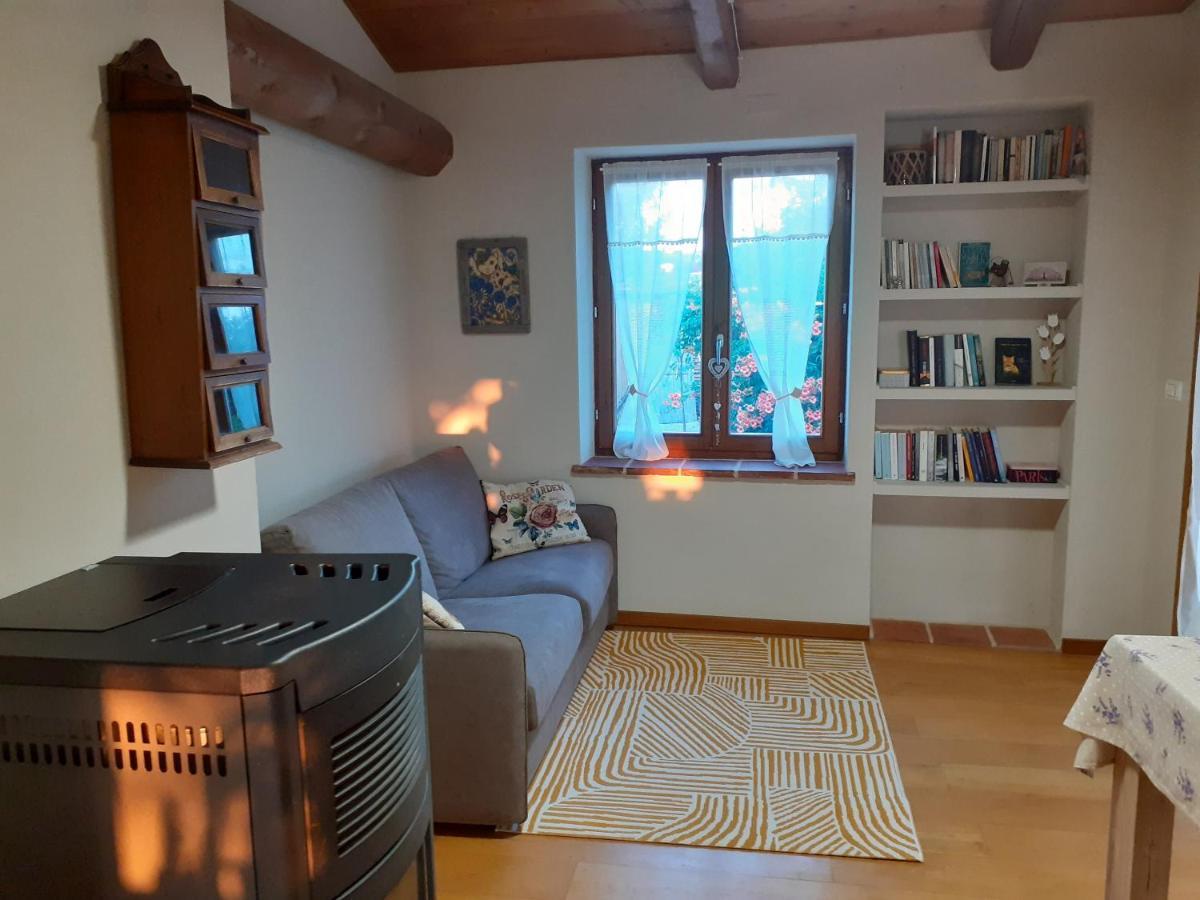 Gatti Di Langa Villa Доляни Екстериор снимка