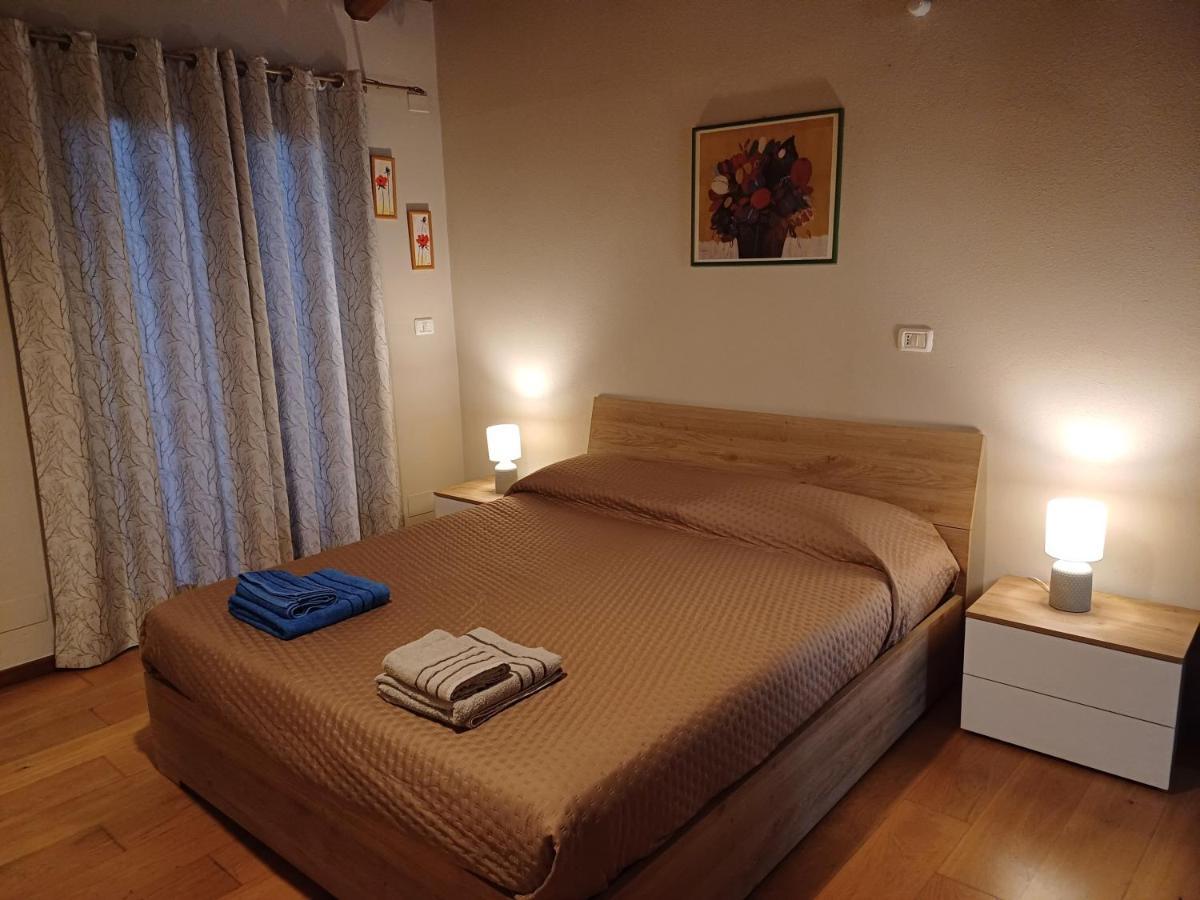 Gatti Di Langa Villa Доляни Екстериор снимка